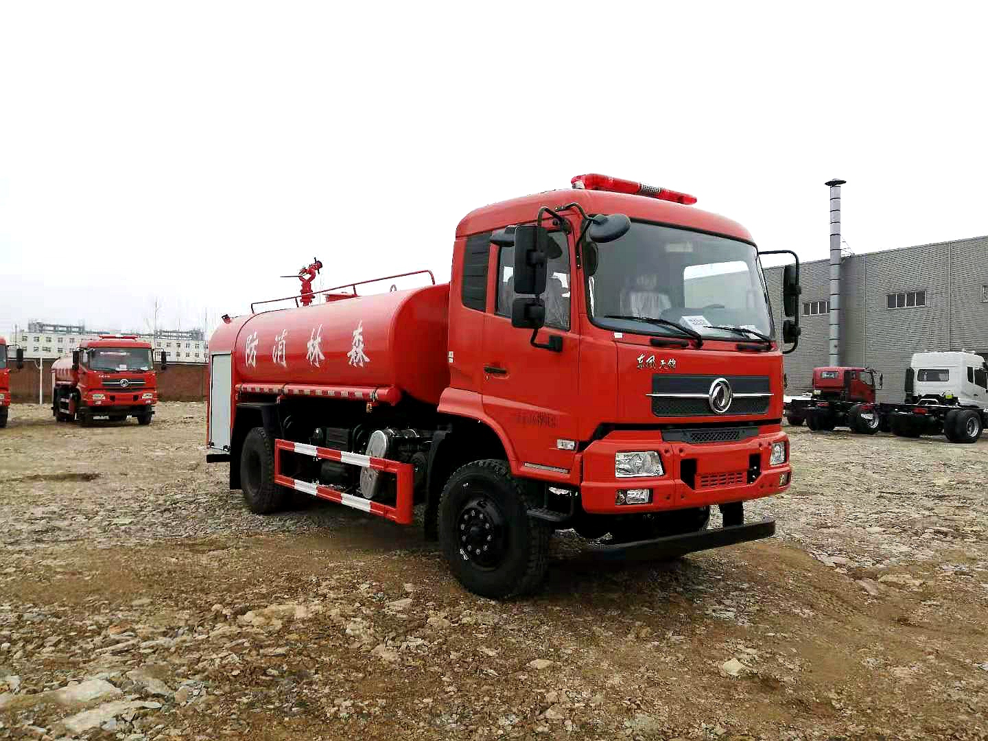 東風(fēng)四驅(qū)8噸森林消防車(chē)